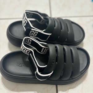 Women’s UGG Sport Yeah Slides SOLD ‼️‼️